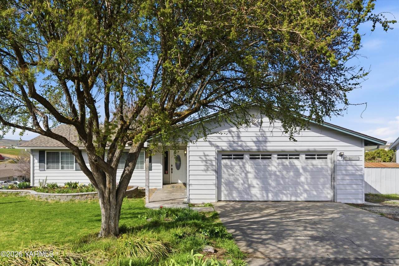 11809 Bristol Ct - Photo 1