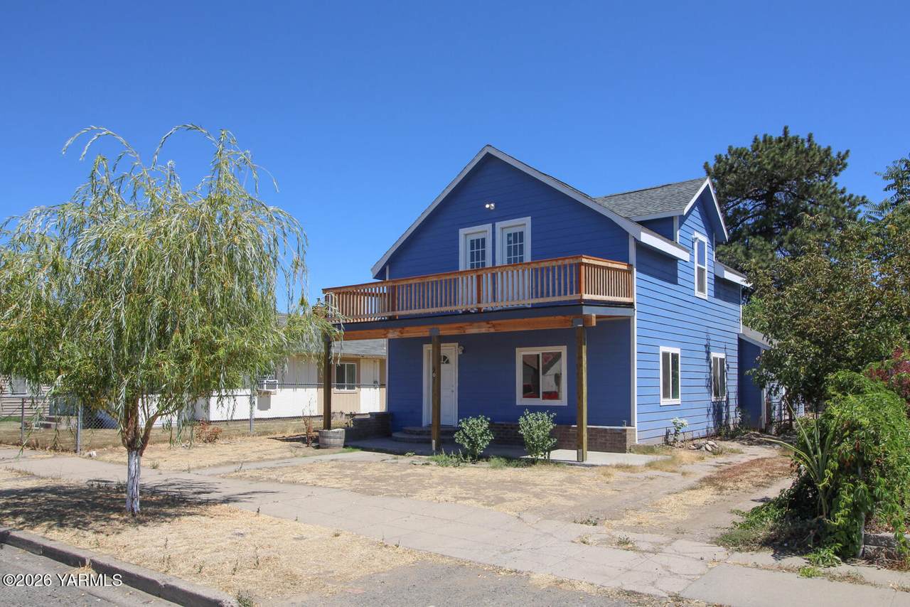 705 Satus Ave - Photo 1