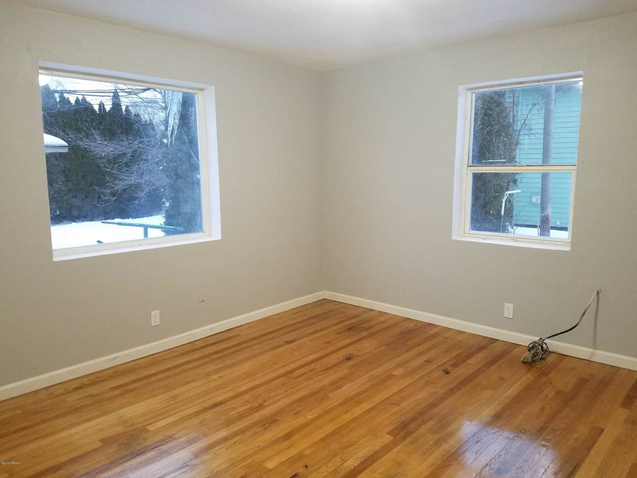 704 Brown St - Photo 1