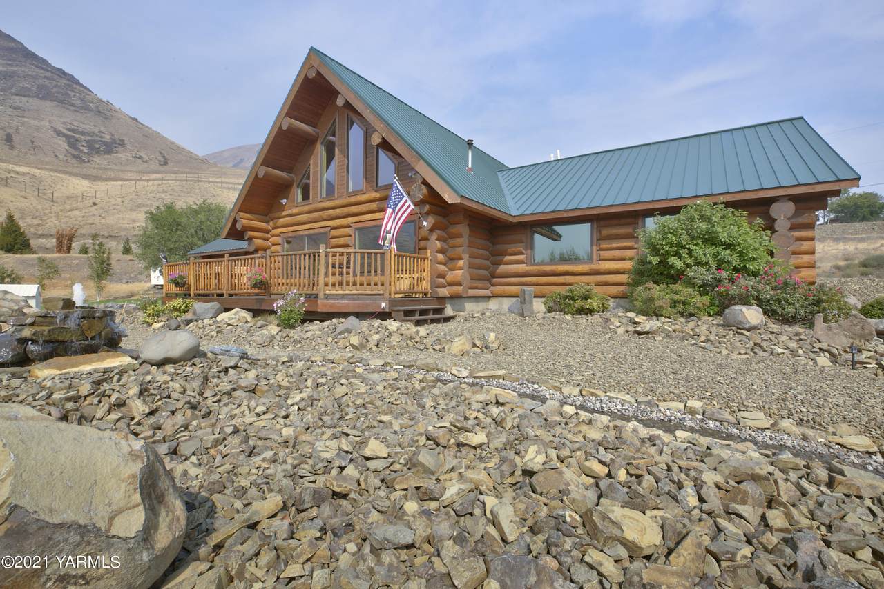 13805 Old Naches Hwy - Photo 1