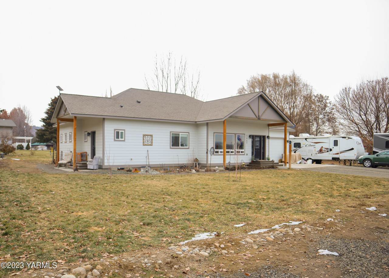 1647 Naches Rd - Photo 1