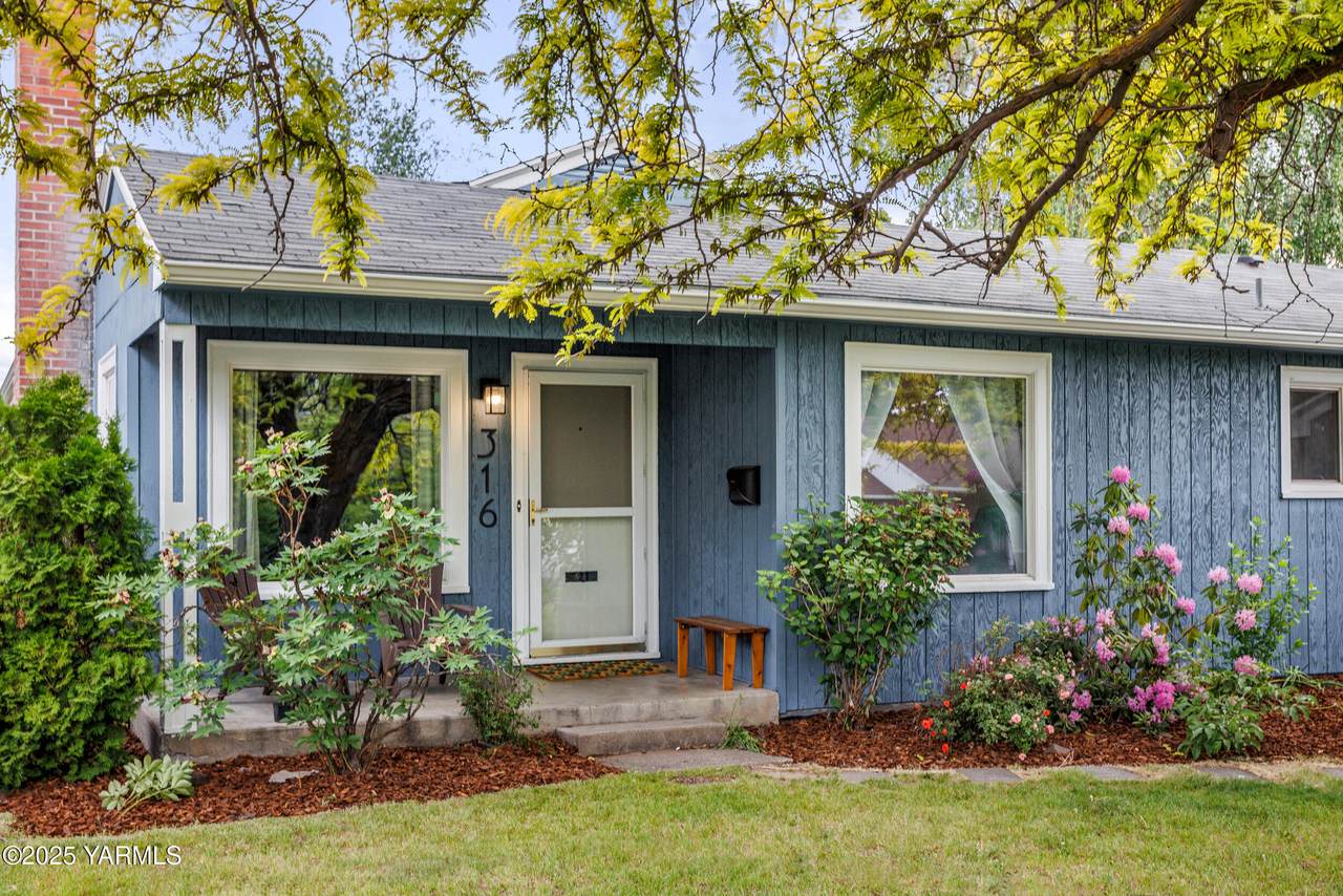 316 26th Ave - Photo 1