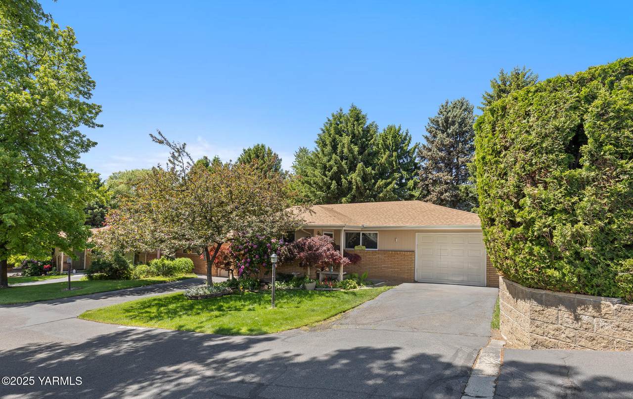 7610 Summitview Ave - Photo 1