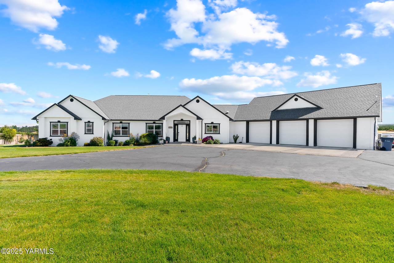 15700 Tieton Dr - Photo 1