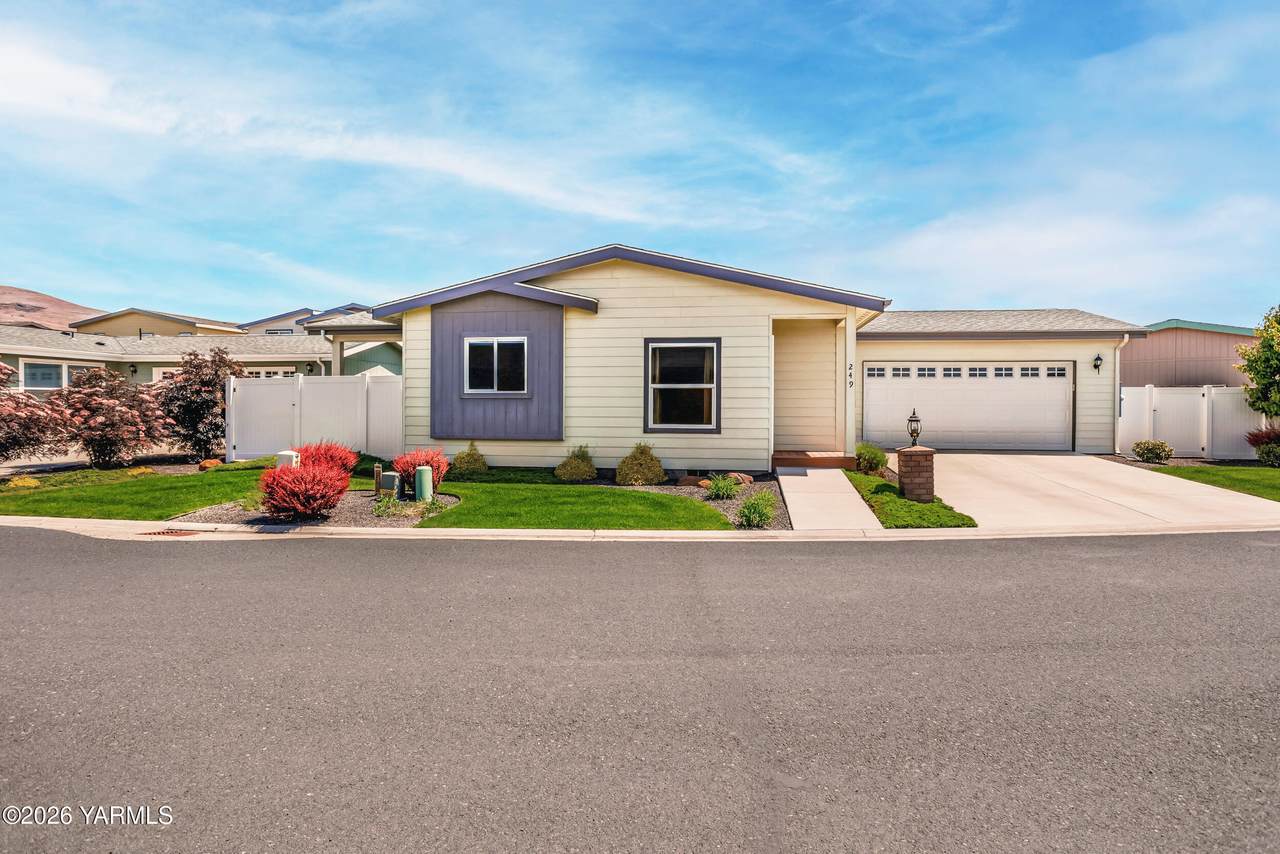 200 Bridle Way - Photo 1