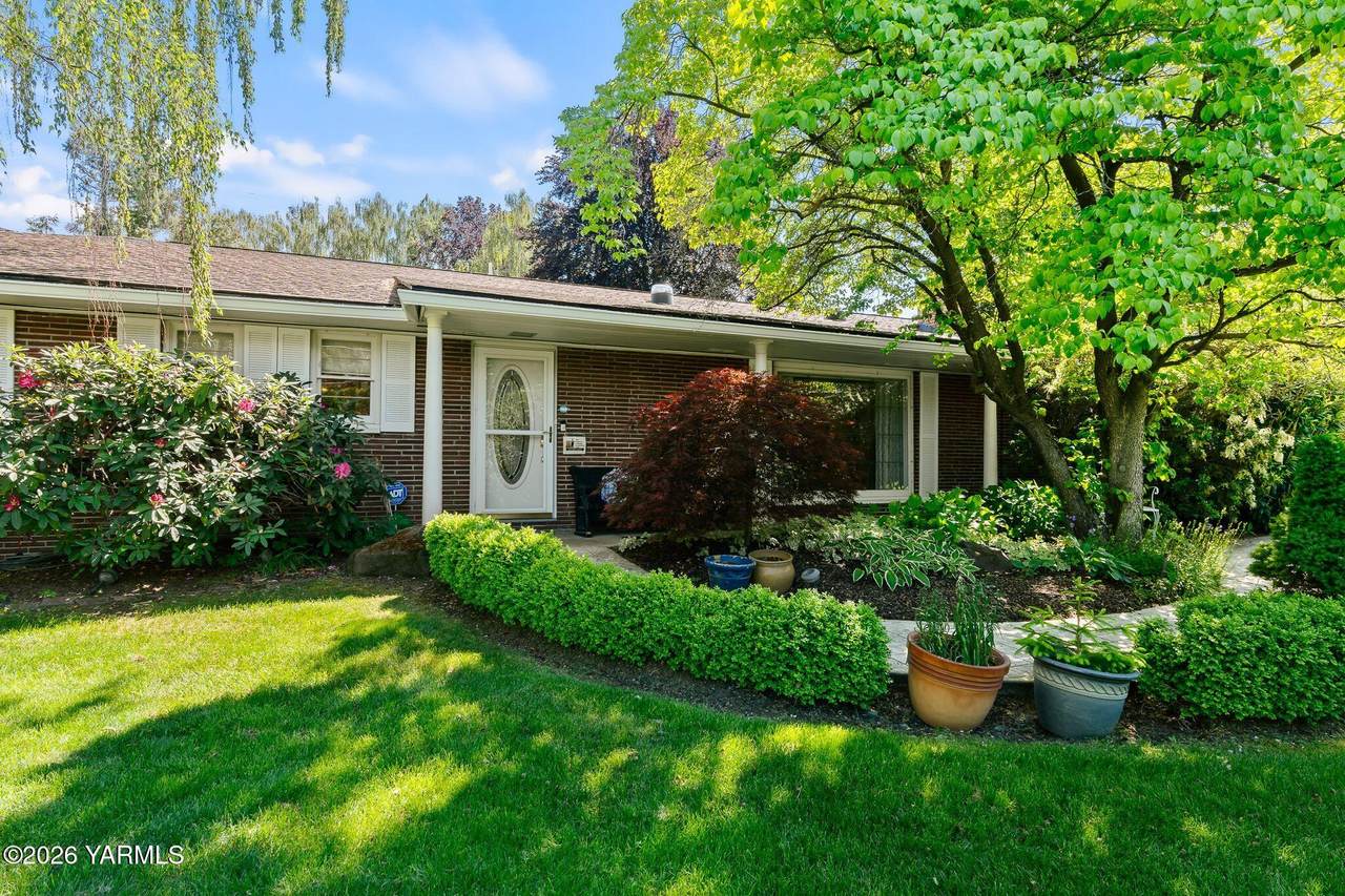 119 Gilbert Dr - Photo 1