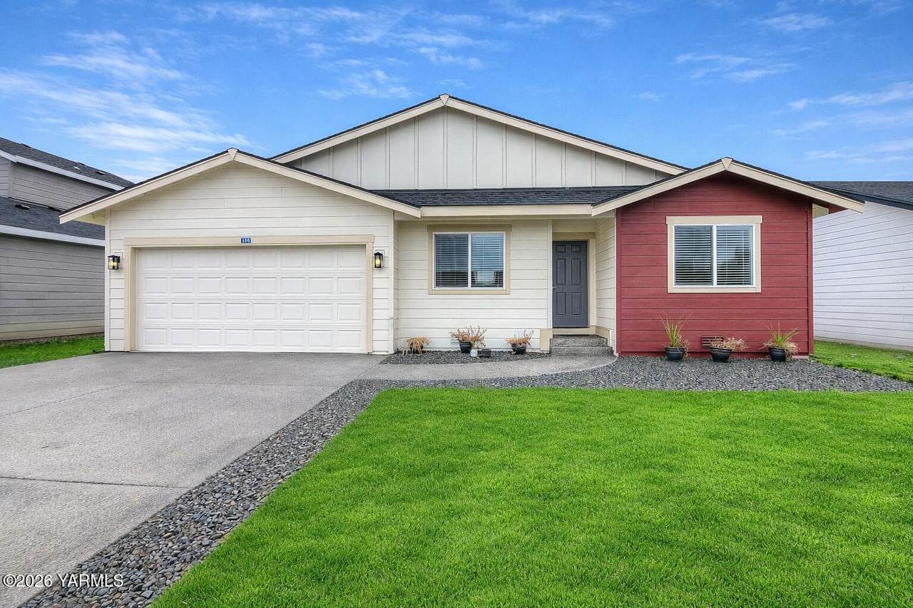 608 Oak St - Photo 1