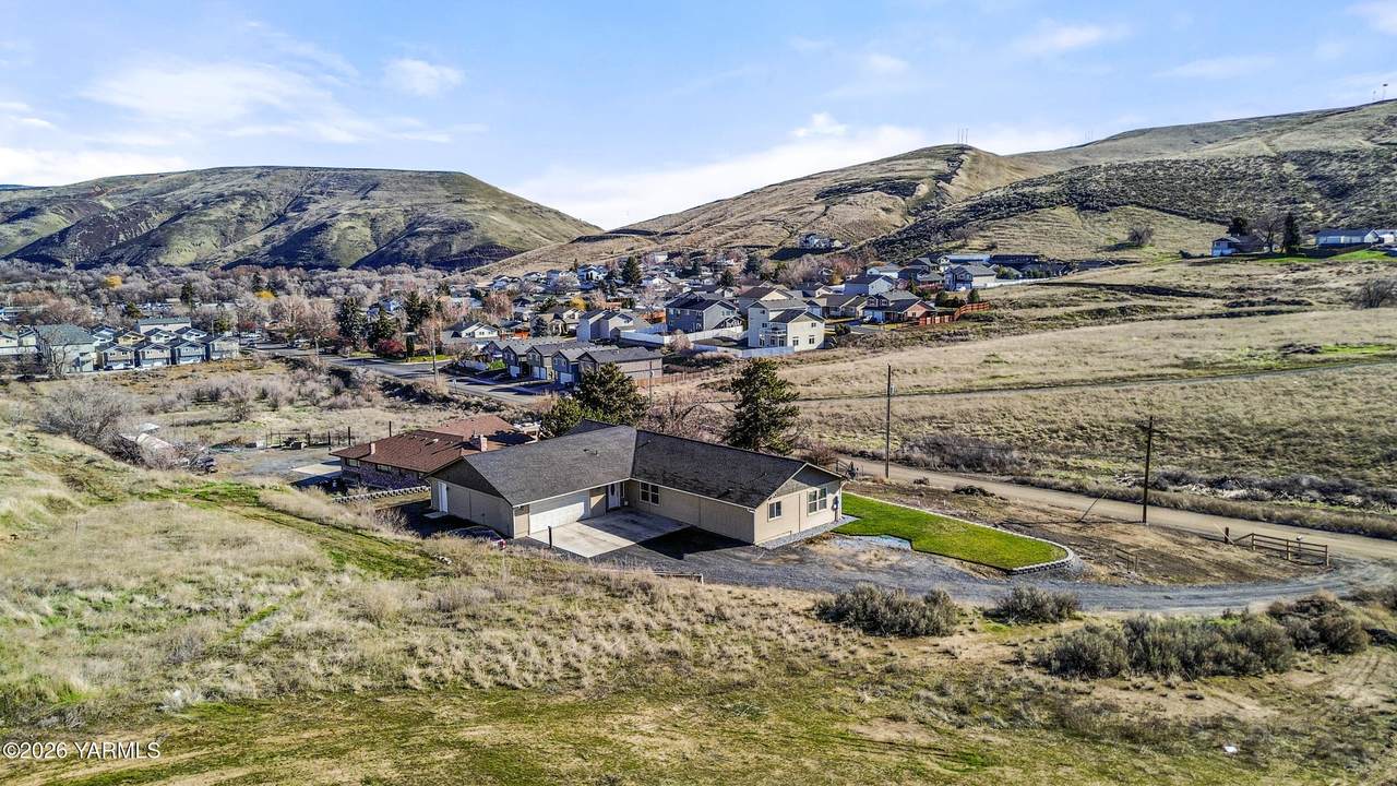 955 Southern Ave - Photo 1