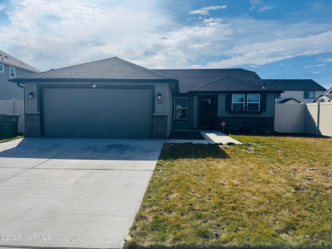 6104 Whitman Ave - Photo 1