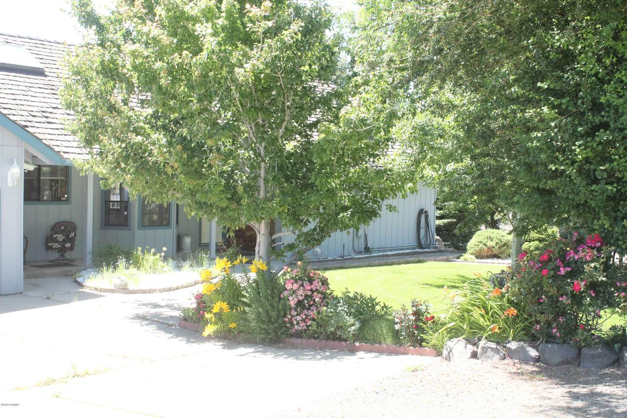 110 Michael Dr - Photo 1