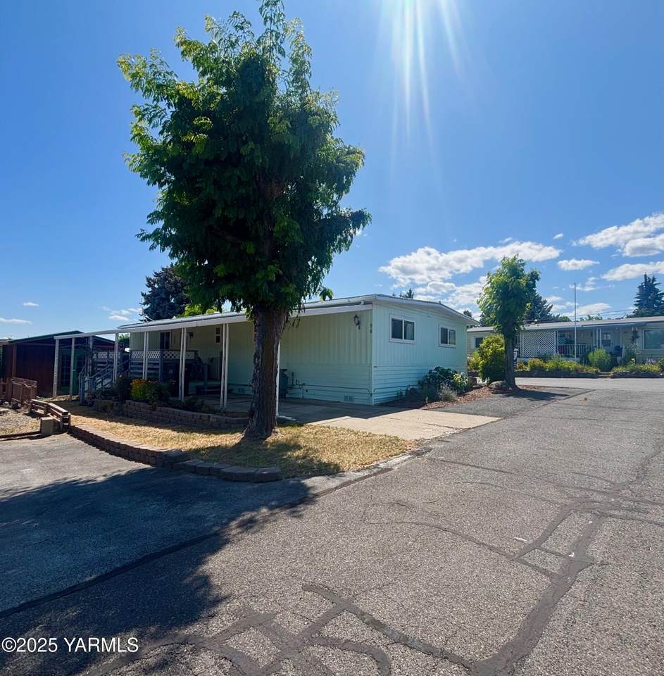 8301 Tieton Dr - Photo 1