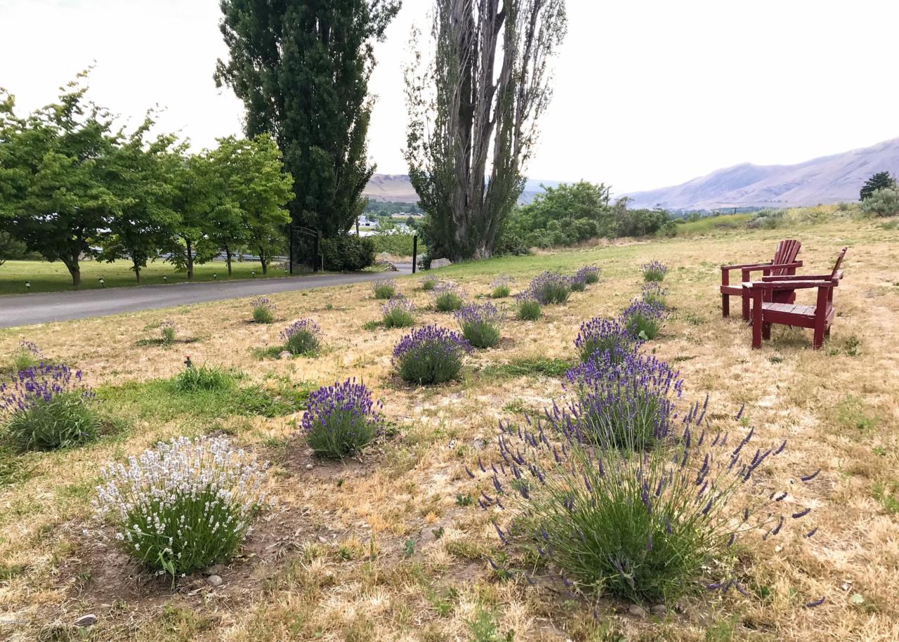 8121 Old Naches Hwy - Photo 1