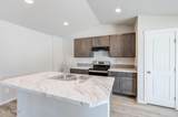 615 Oak St - Photo 8