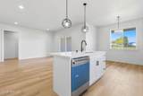 405 Hogan St - Photo 12