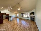 1010 89th Ave - Photo 3