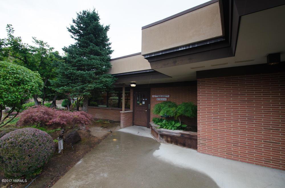 307 12th Ave - Photo 1