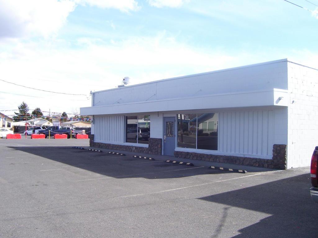 1402 Fruitvale Blvd - Photo 1