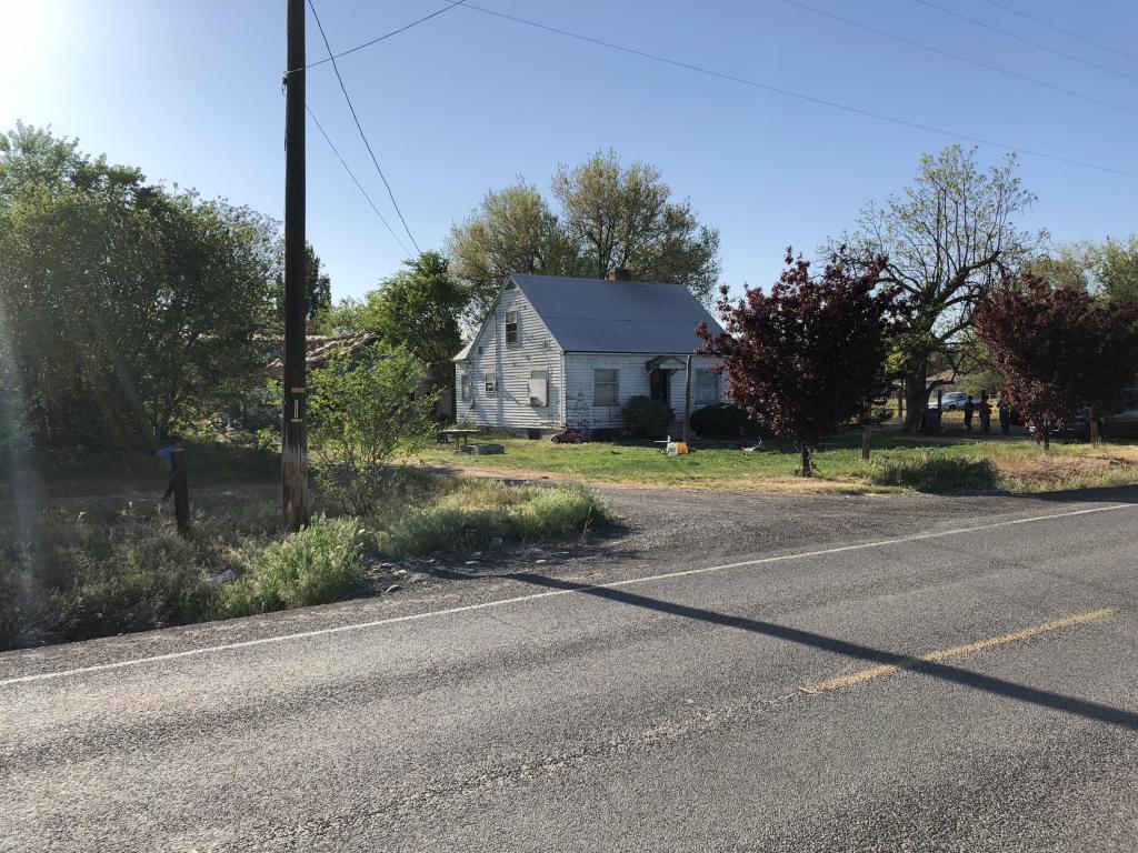350 Wapato Rd - Photo 1