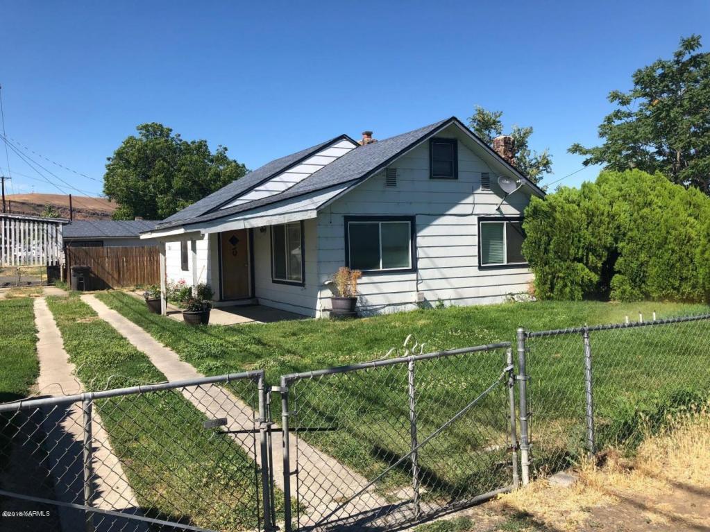 701 7011/2 20th Ave - Photo 1