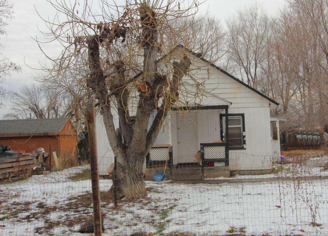 1716 9th Ave - Photo 1