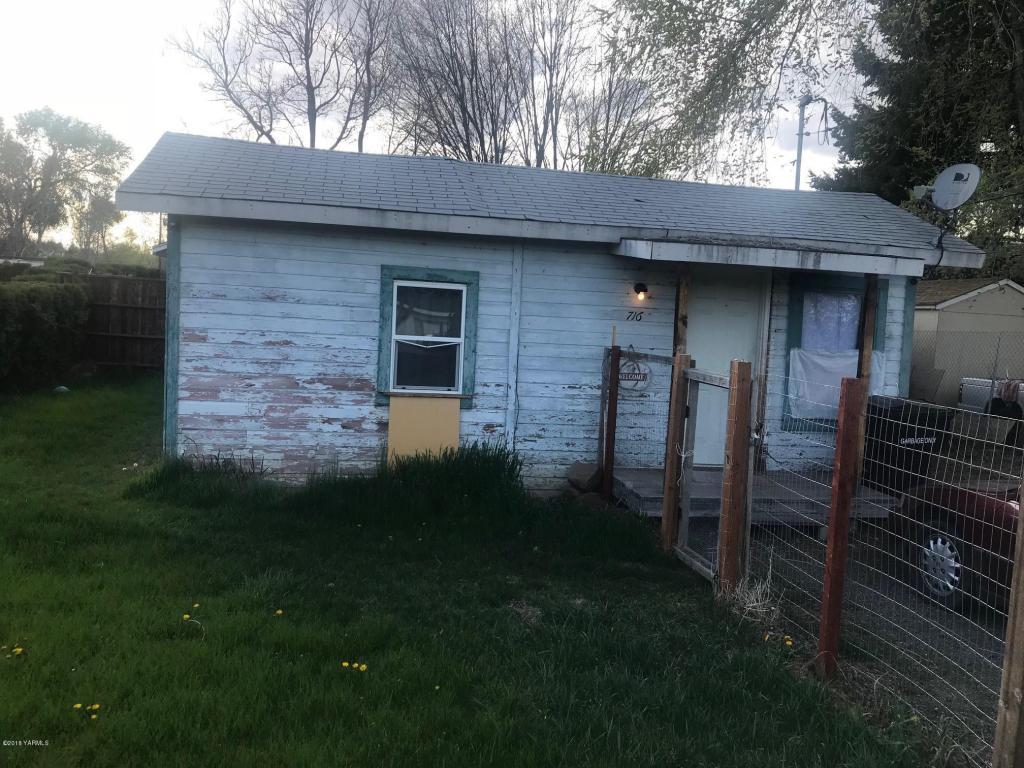 716 24th Ave - Photo 1