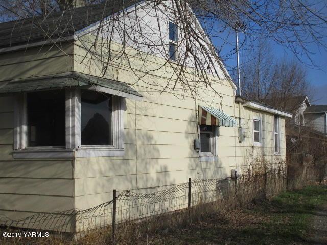 991 Wenas Rd - Photo 1