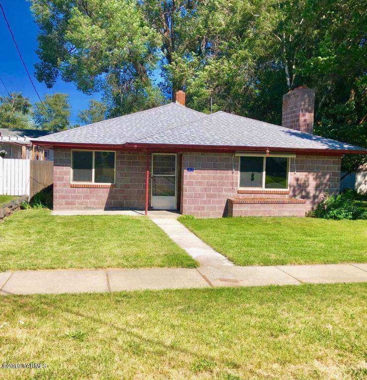 313 Naches Ave - Photo 1