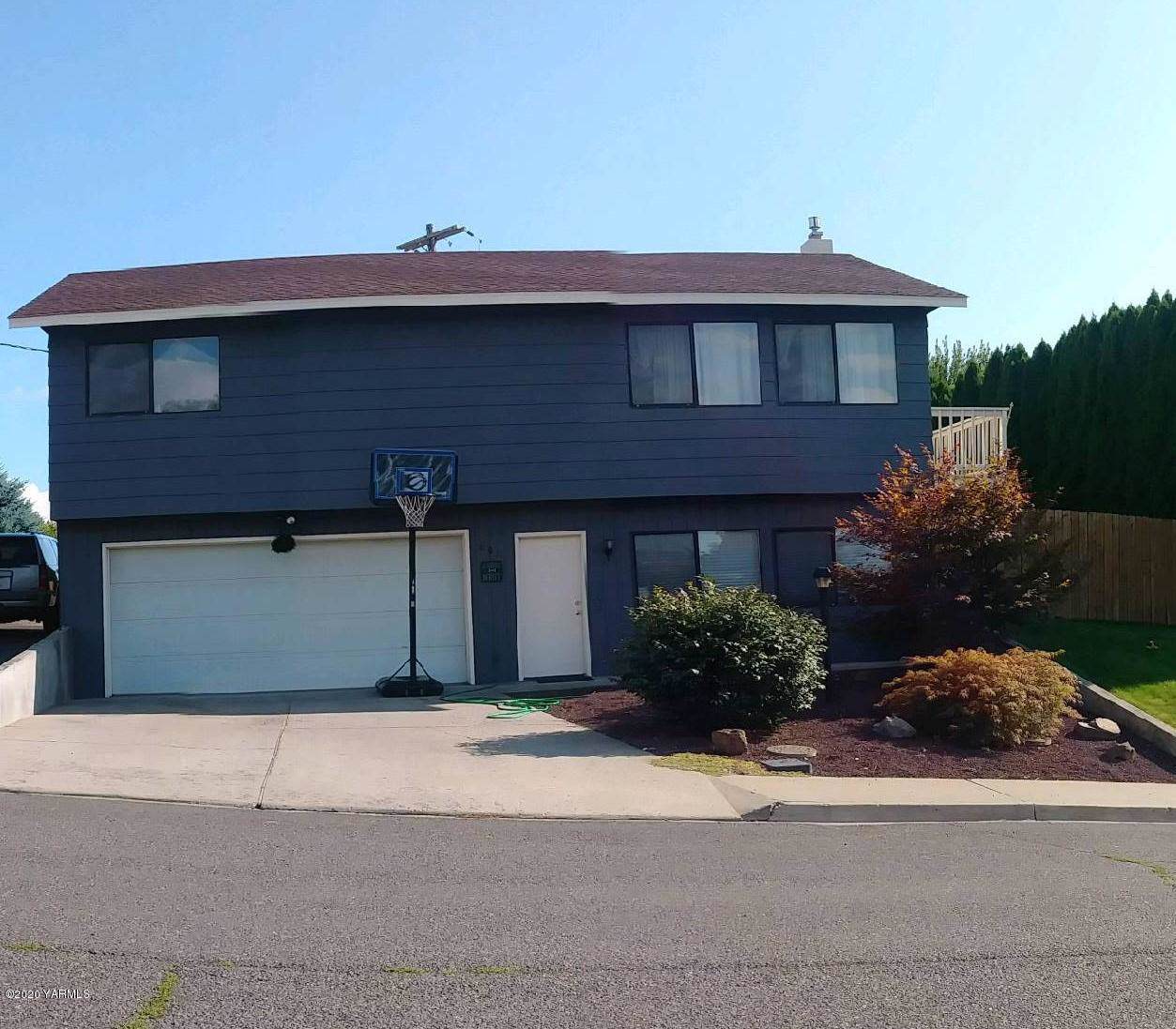 603 Blossom Ln - Photo 1