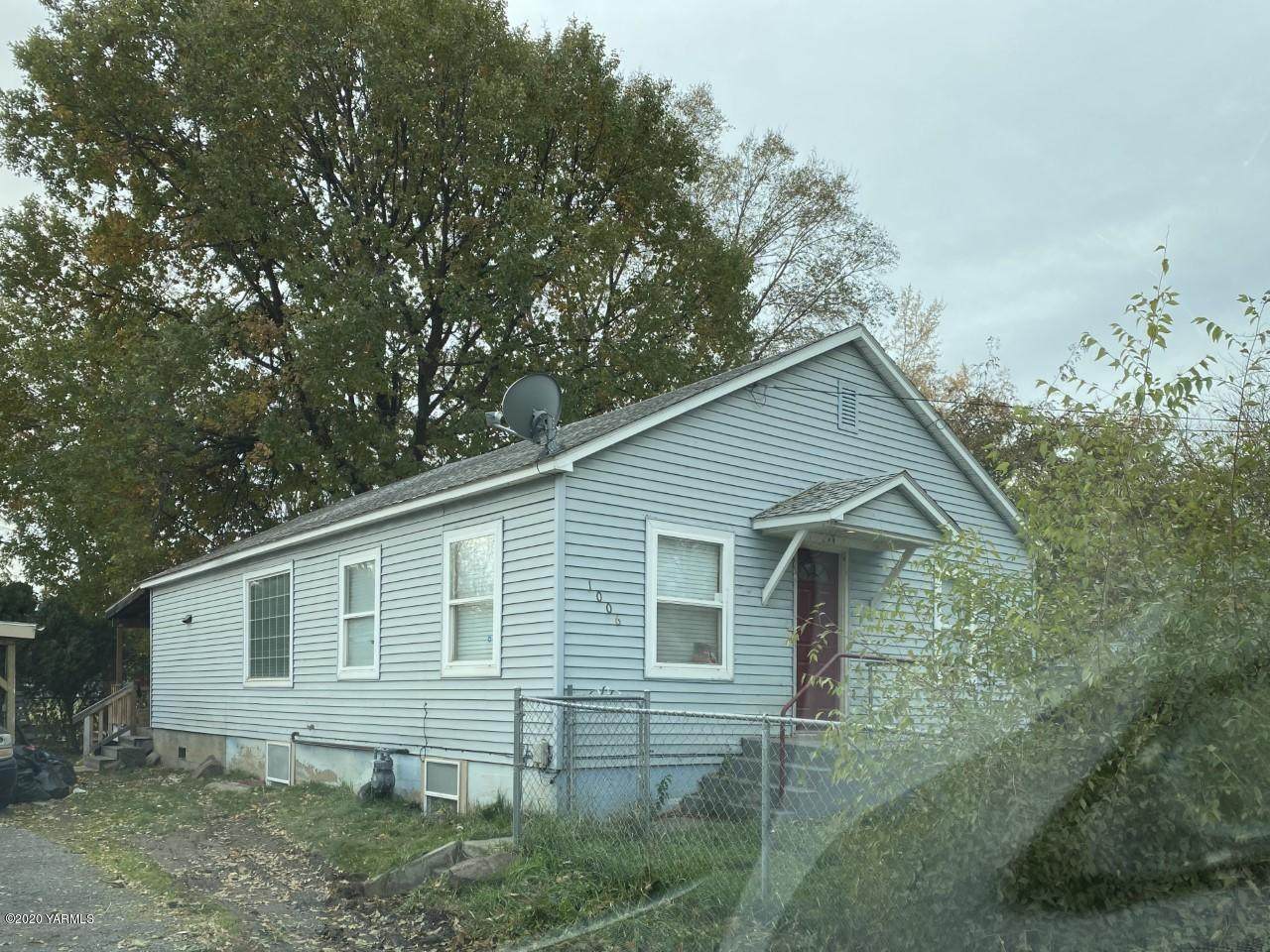1006 Woodland Ave - Photo 1