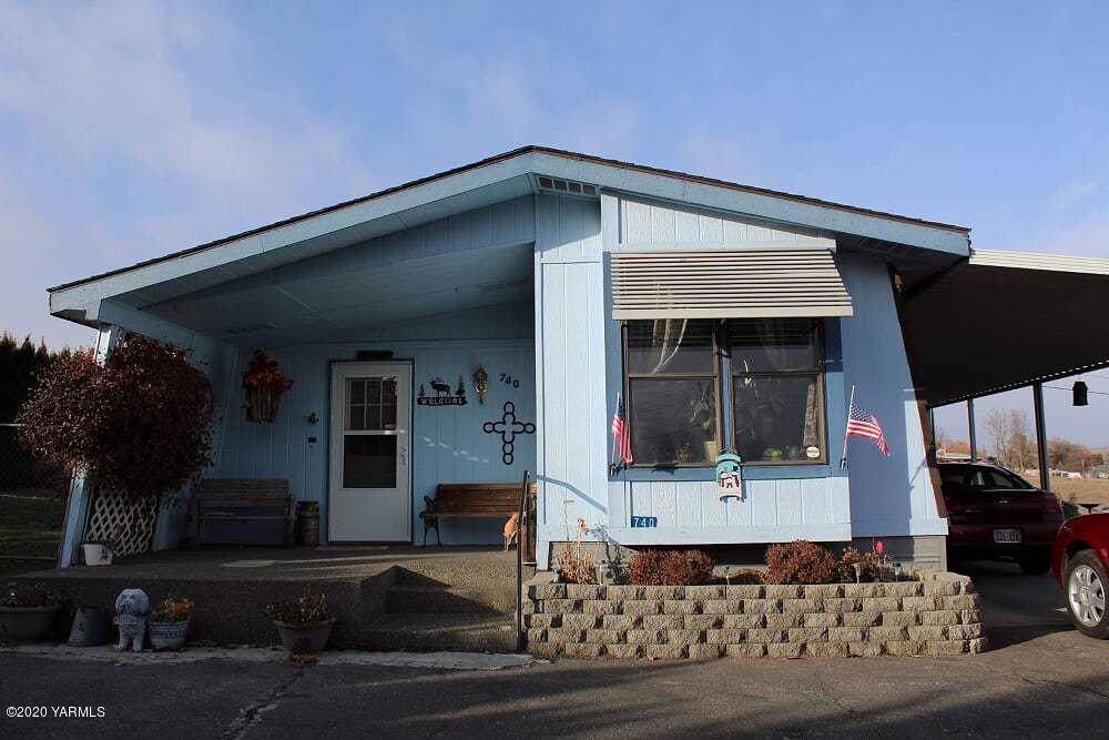740 Lancaster Rd - Photo 1