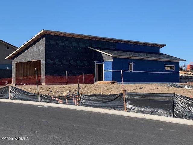 806 Selah Vista Way - Photo 1