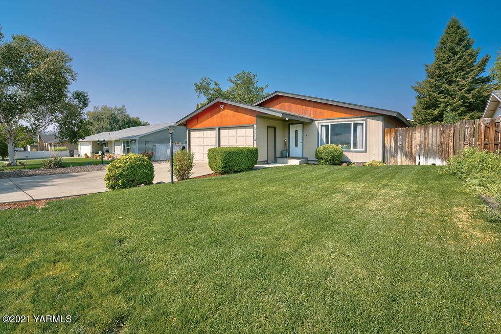 1114 33rd Ave - Photo 1