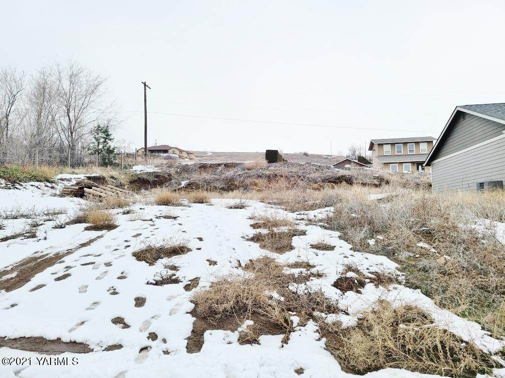 506 15th St - Photo 1
