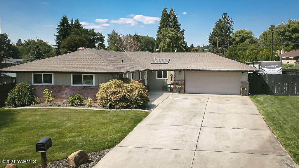 4902 Englewood Ave - Photo 1
