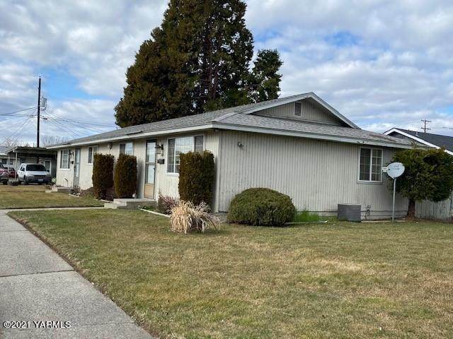 1110 Ledwich Ave - Photo 1