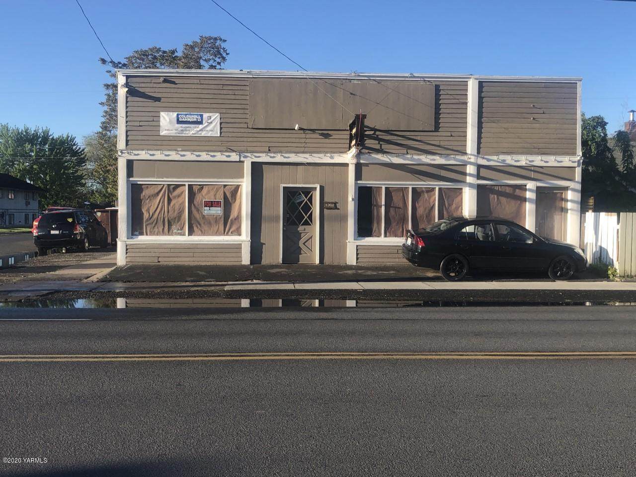 1302 Lincoln Ave - Photo 1