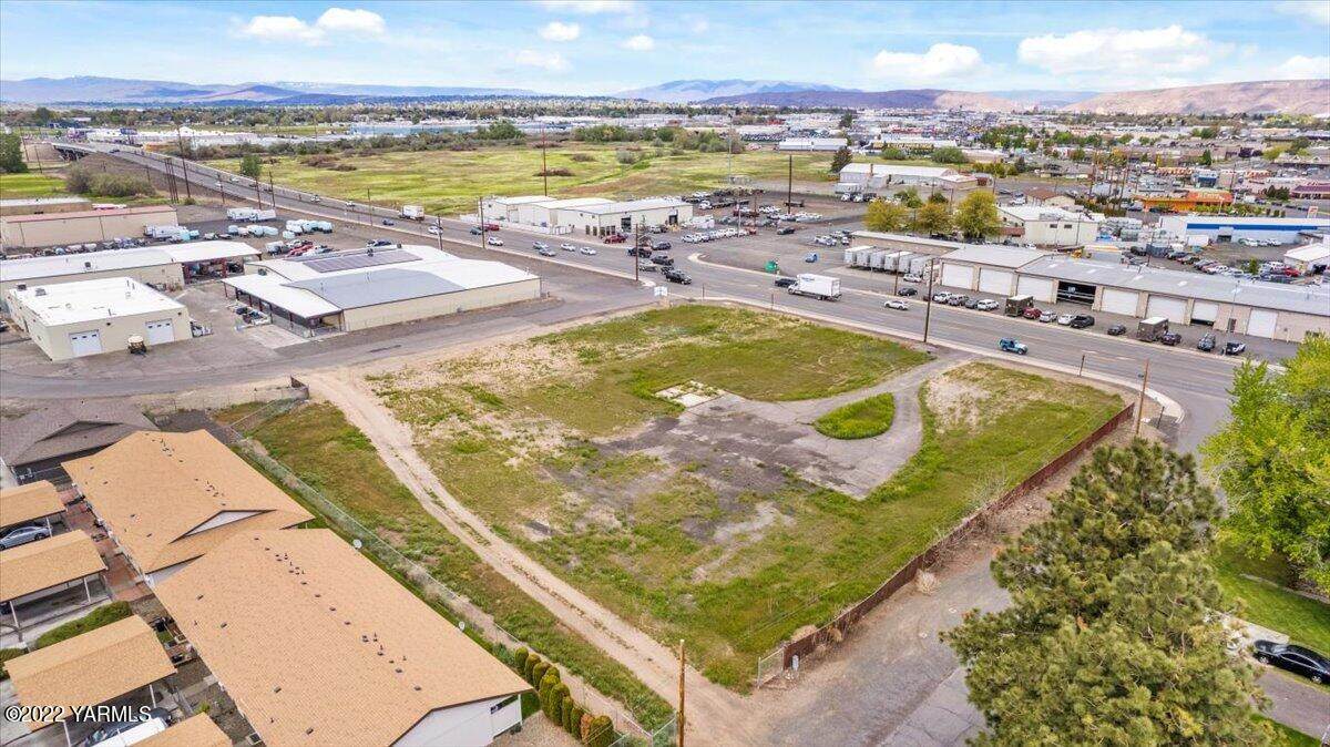502 Valley Mall Blvd - Photo 1