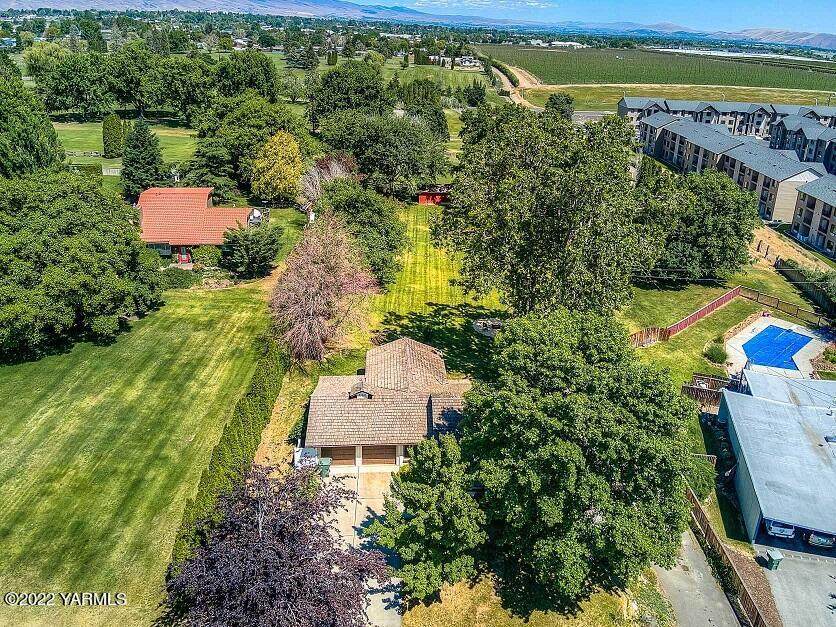 805 Pickens Rd - Photo 1