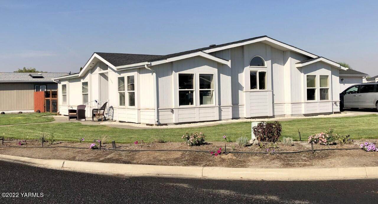 1733 68th Ave - Photo 1