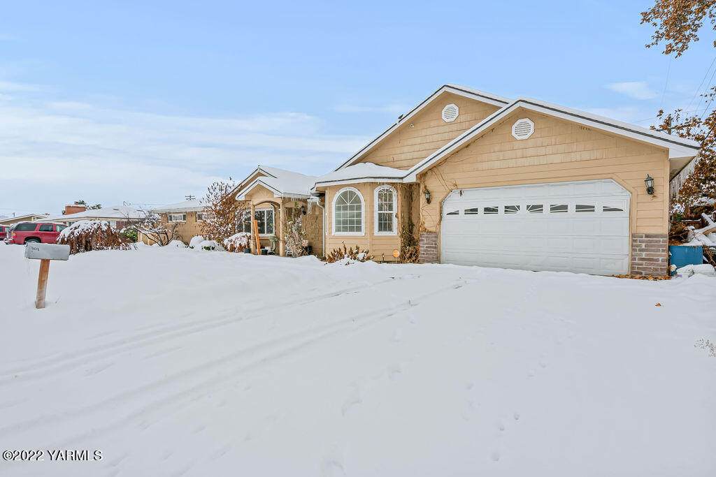 301 Robart Ln - Photo 1