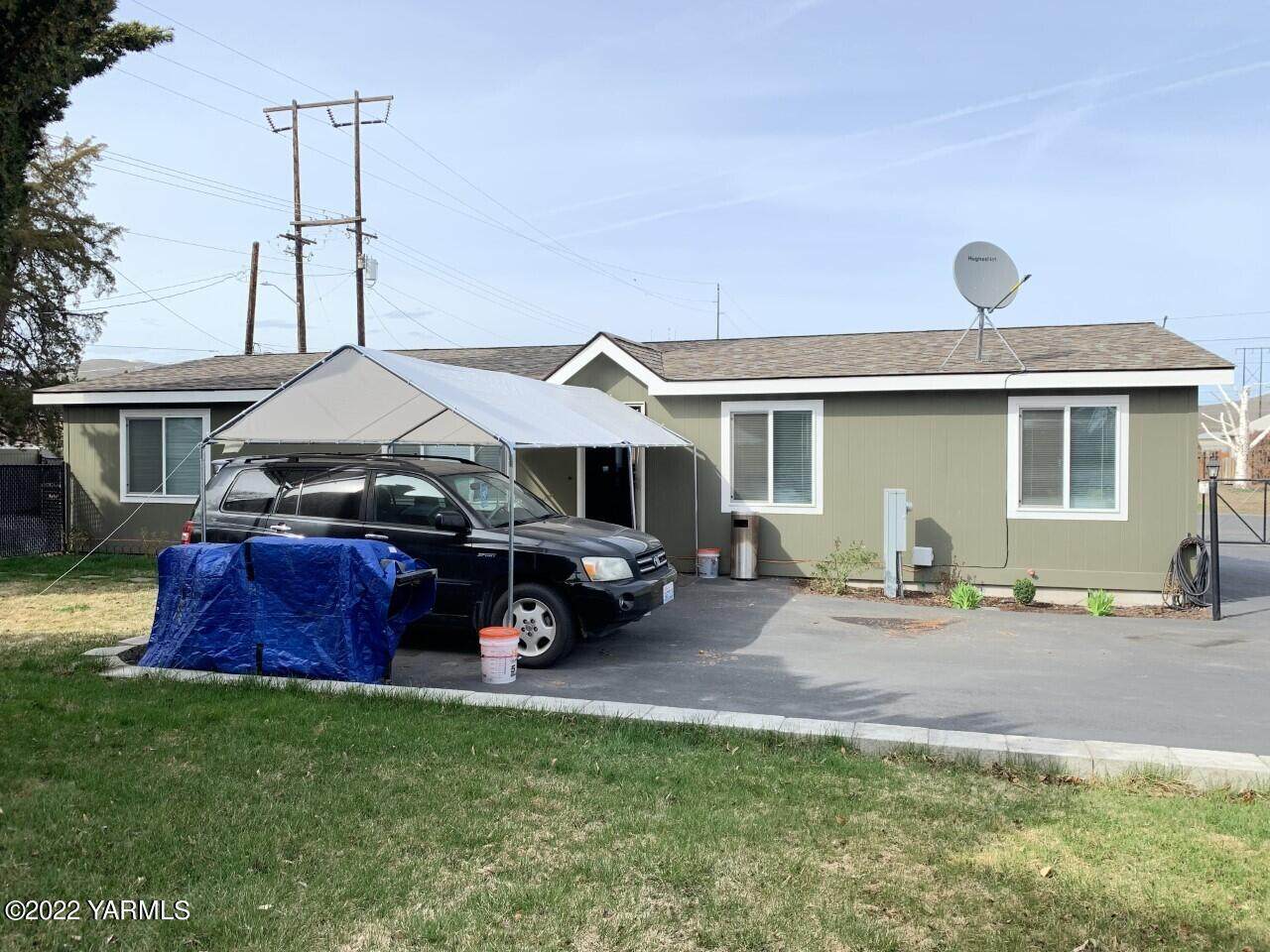 1418 Hathaway St - Photo 1