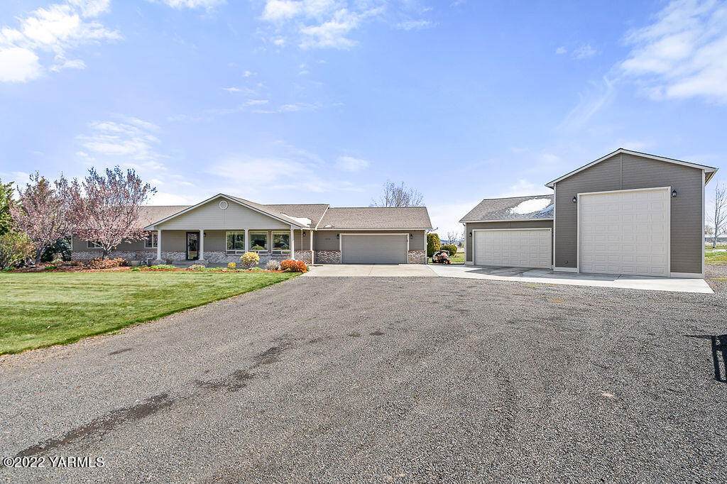 15773 Fisk Rd - Photo 1