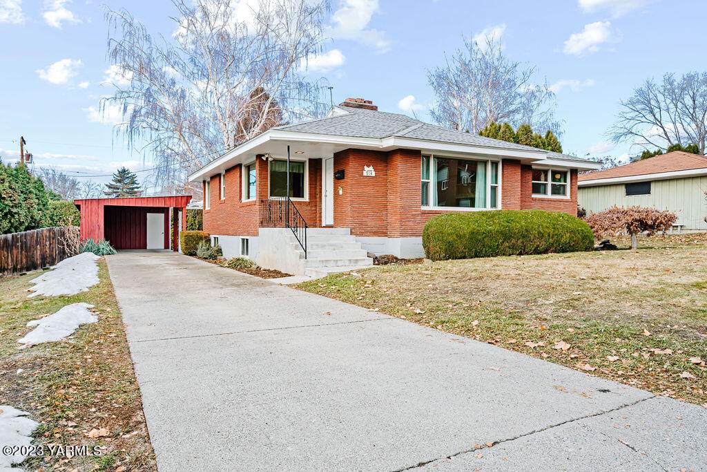 914 23rd Ave - Photo 1