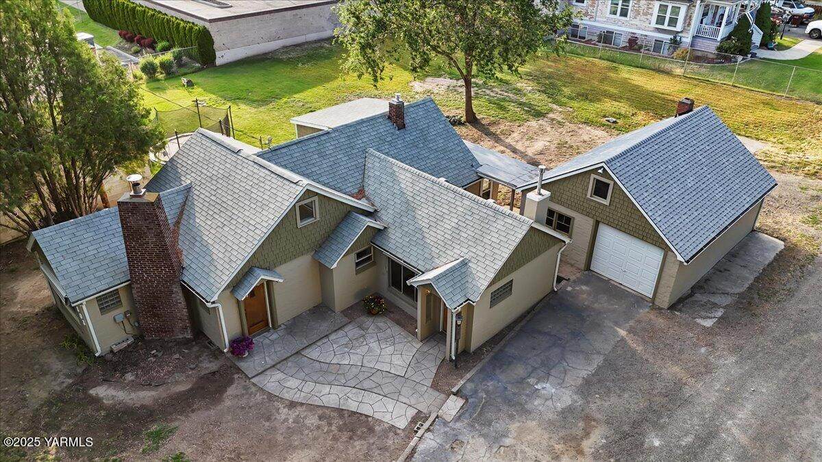 3803 Tieton Dr - Photo 1
