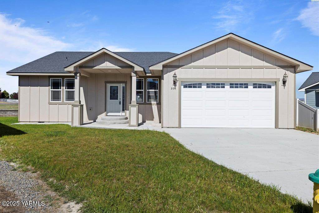 200 Ivone Dr - Photo 1