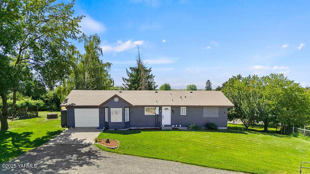 13941 Yakima Valley Hwy - Photo 1