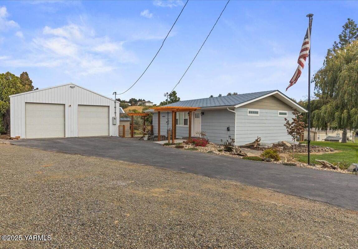 770 Lancaster Rd - Photo 1