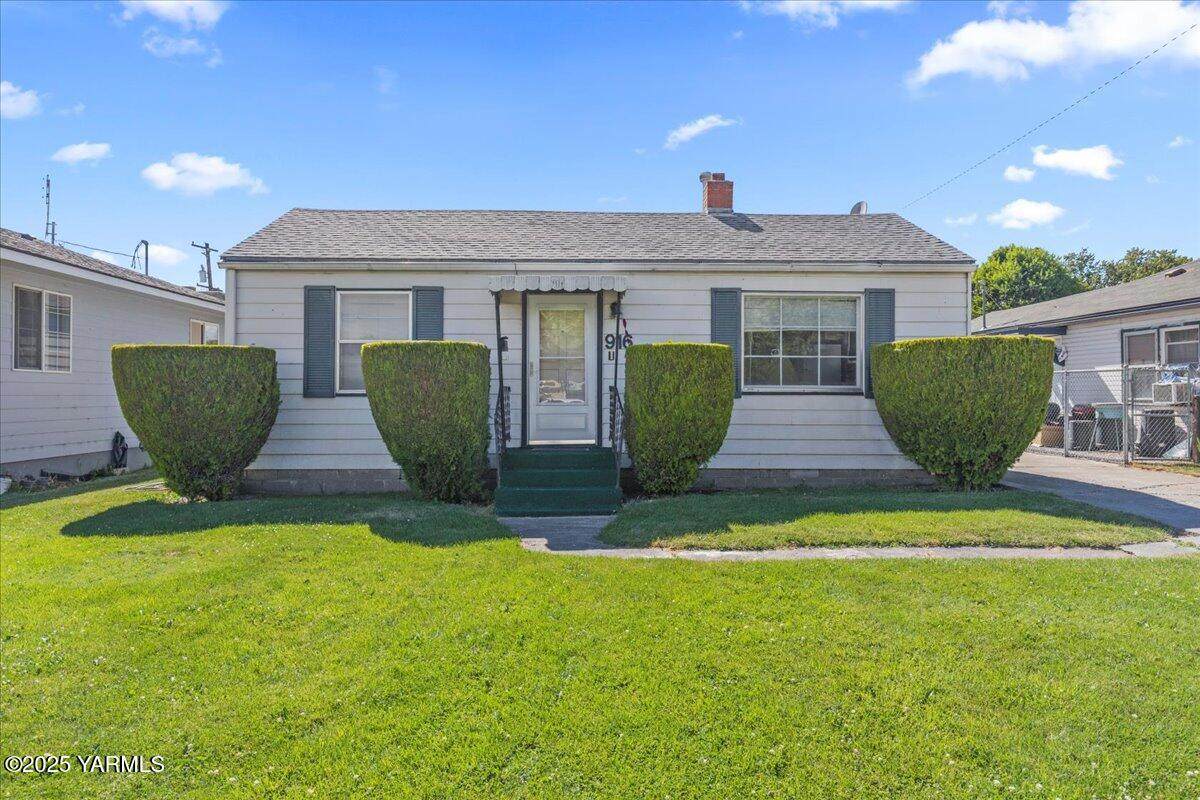 916 1st Ave - Photo 1