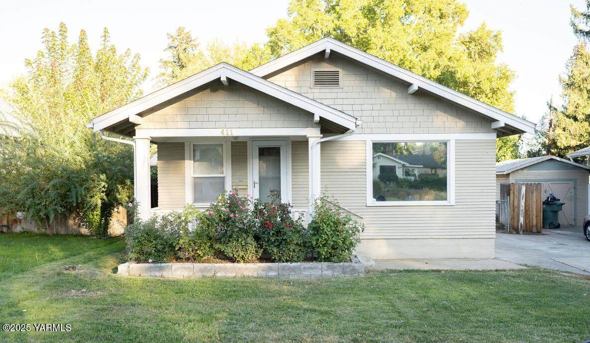 411 18th Ave - Photo 1