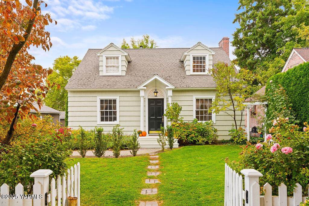 2604 Chestnut Ave - Photo 1